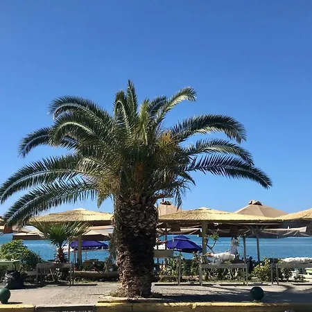 Balsam Suite - 50M To The Beach Kalamata Esterno foto